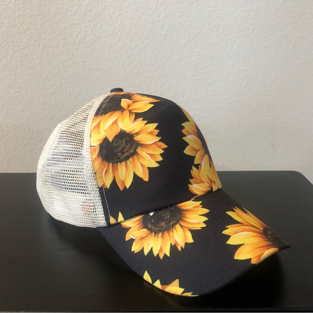 Womens Sunflower Cap
